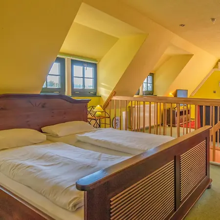 펜션 Lovely In Ot Eggerstorf 지로우