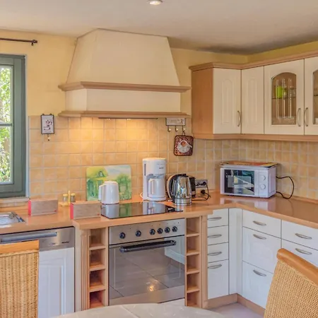 펜션 Lovely In Ot Eggerstorf 지로우